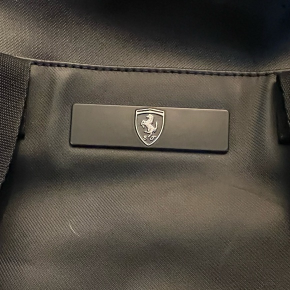 Ferrari Puma large Duffle Bag / carry on - Picture 2 of 3